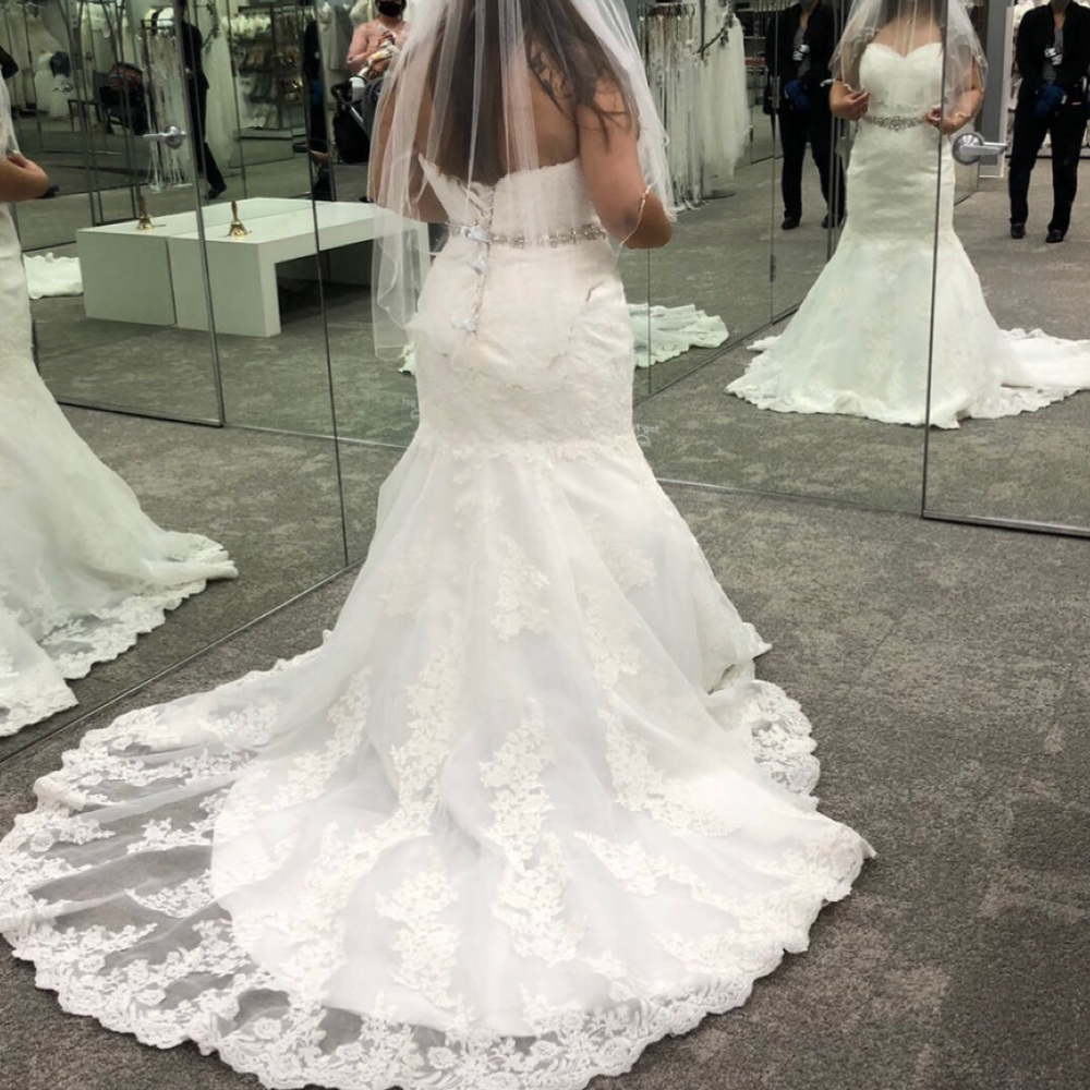 Wedding dress